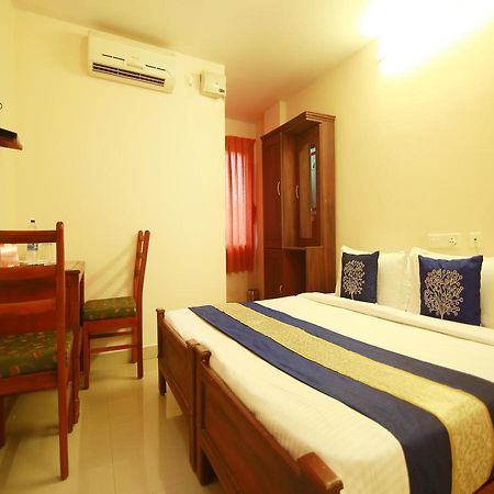 Oyo 4824 Hotel Star Kochi Extérieur photo