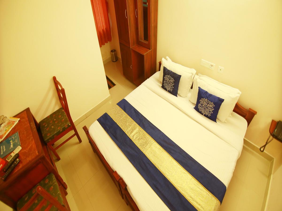 Oyo 4824 Hotel Star Kochi Extérieur photo