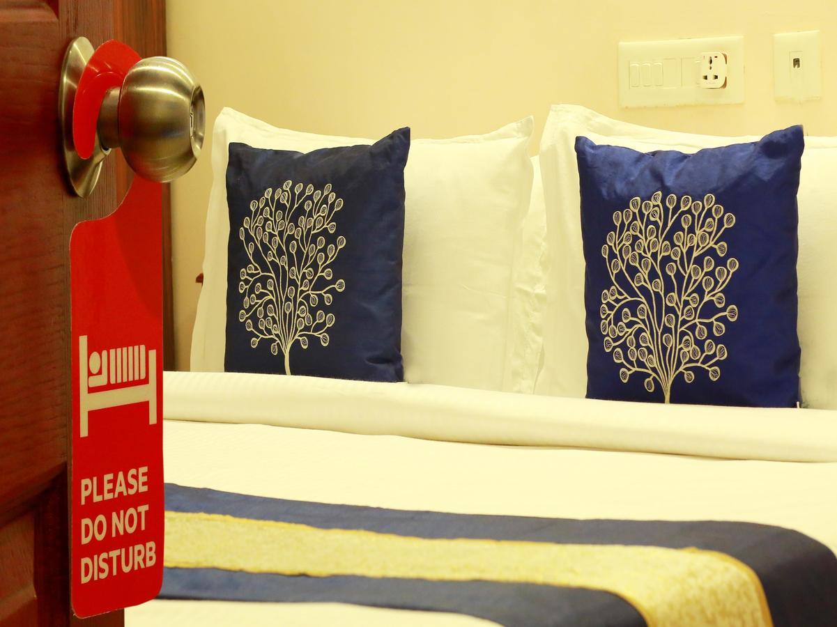 Oyo 4824 Hotel Star Kochi Extérieur photo