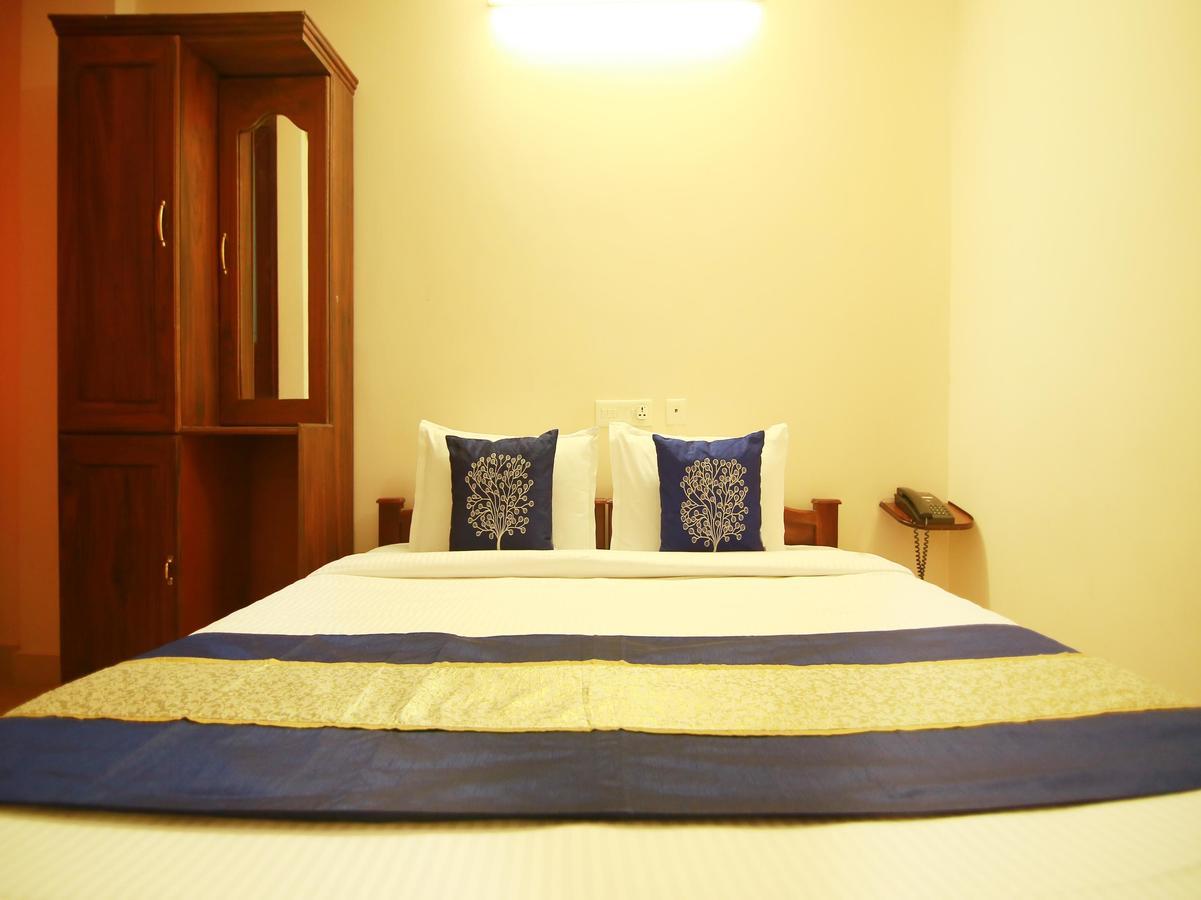 Oyo 4824 Hotel Star Kochi Extérieur photo