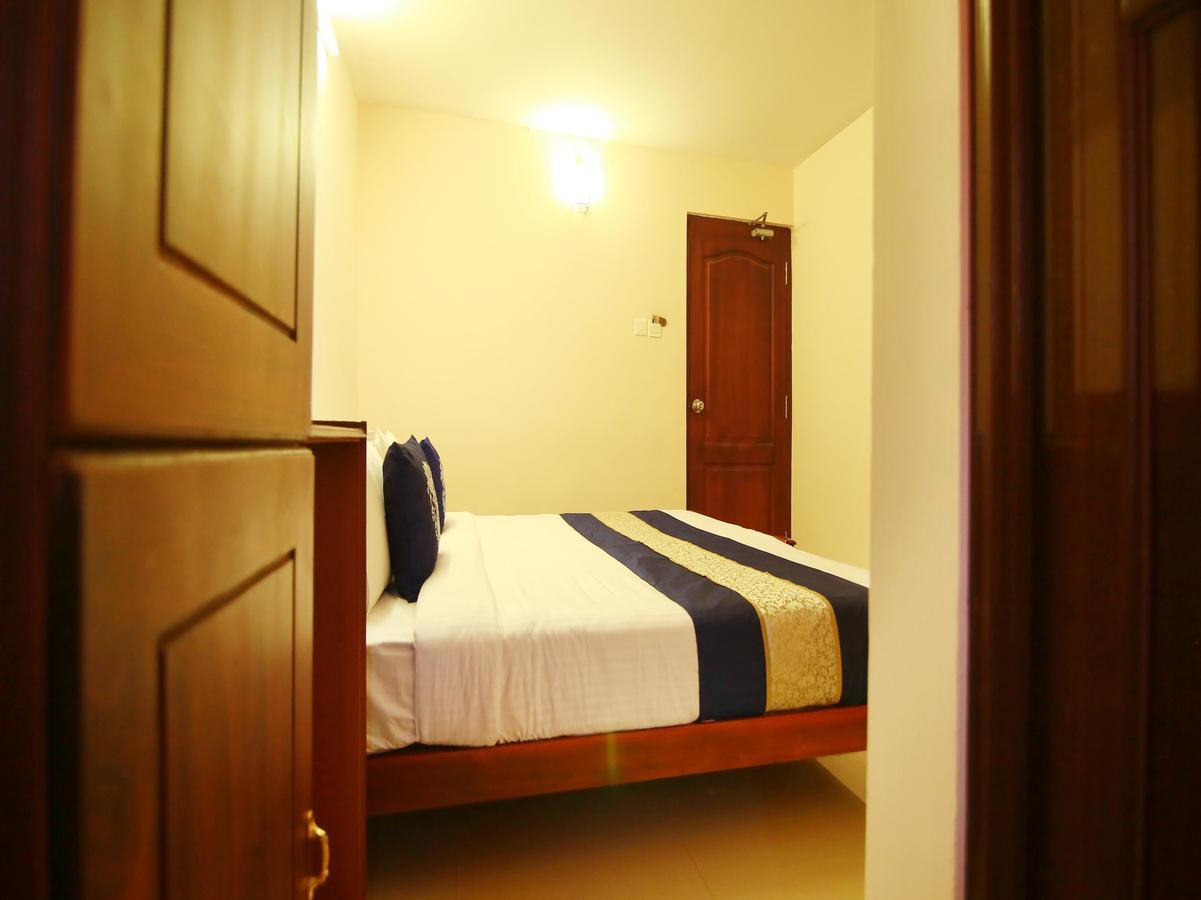 Oyo 4824 Hotel Star Kochi Extérieur photo