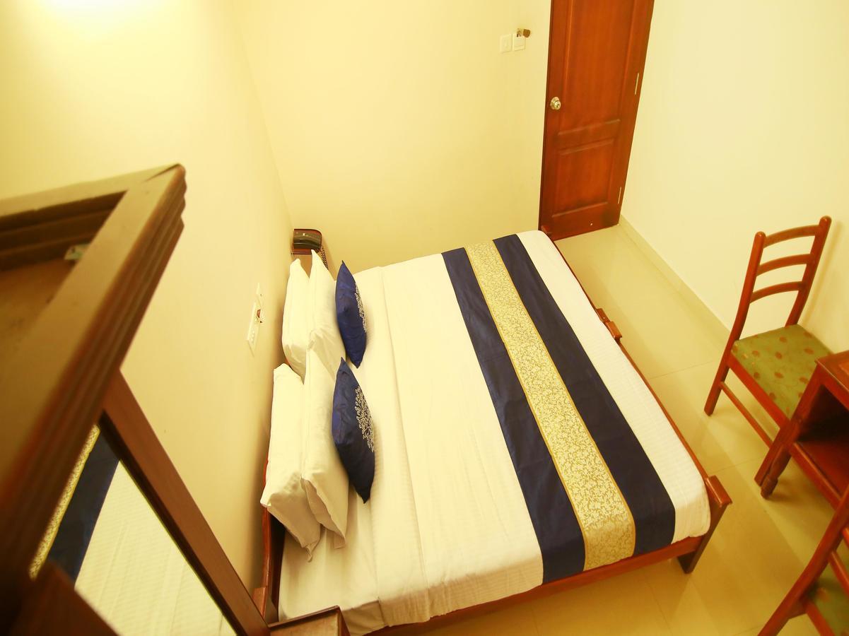 Oyo 4824 Hotel Star Kochi Extérieur photo