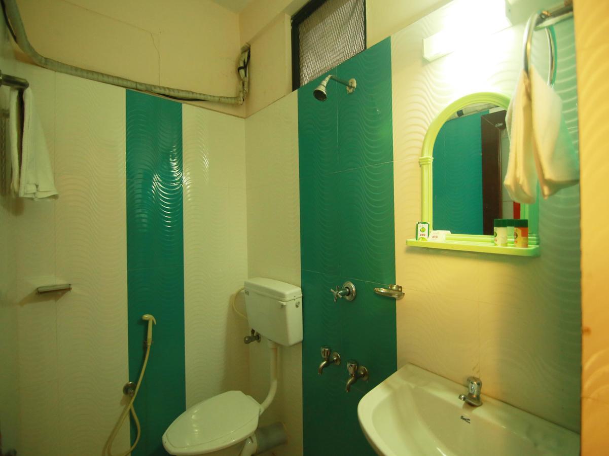 Oyo 4824 Hotel Star Kochi Extérieur photo