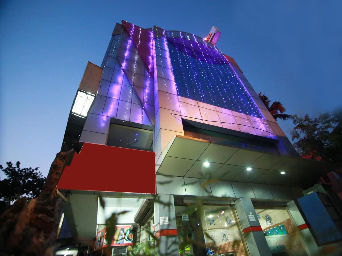 Oyo 4824 Hotel Star Kochi Extérieur photo