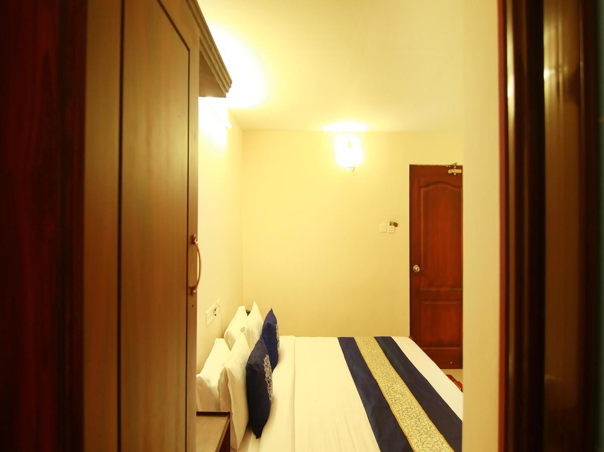 Oyo 4824 Hotel Star Kochi Extérieur photo
