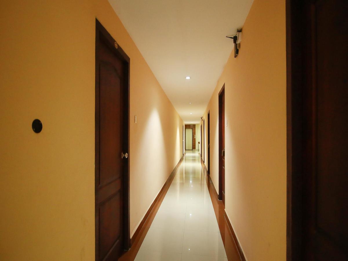 Oyo 4824 Hotel Star Kochi Extérieur photo